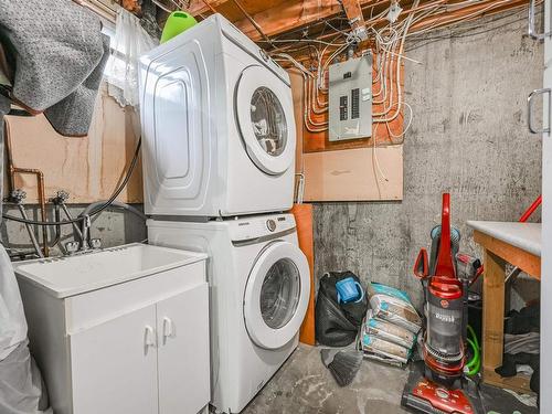 10634 Beaumaris Road, Edmonton, AB - Indoor Photo Showing Laundry Room