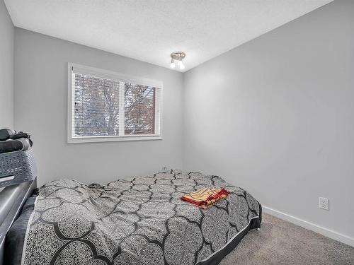 10634 Beaumaris Road, Edmonton, AB - Indoor Photo Showing Bedroom