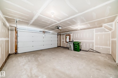 44 5 Rondeau Drive, St. Albert, AB - Indoor Photo Showing Garage