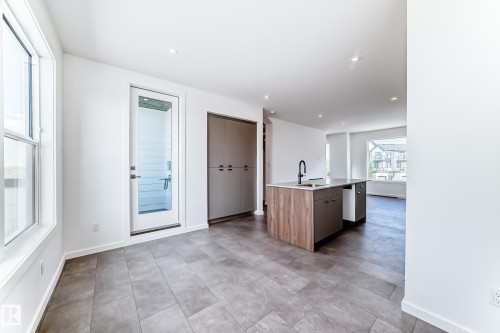 44 5 Rondeau Drive, St. Albert, AB - Indoor Photo Showing Other Room