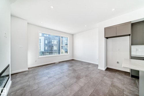 44 5 Rondeau Drive, St. Albert, AB - Indoor Photo Showing Other Room