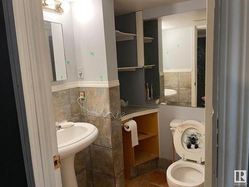 5119 Fourier Drive Se, Calgary, AB - Indoor Photo Showing Bathroom