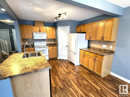 24 49 Colwill Boulevard, Sherwood Park, AB - Indoor Photo Showing Kitchen