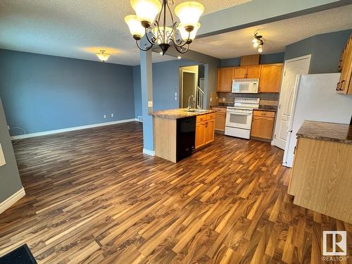 24 49 Colwill Boulevard, Sherwood Park, AB - Indoor Photo Showing Kitchen