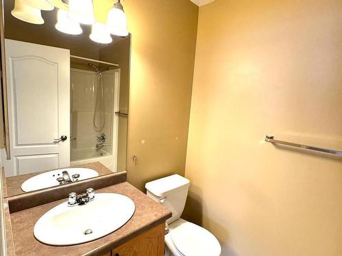 24 49 Colwill Boulevard, Sherwood Park, AB - Indoor Photo Showing Bathroom