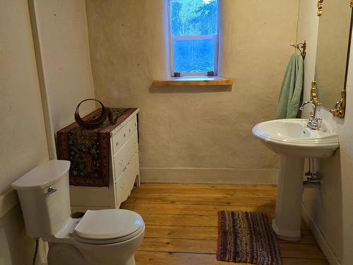 31 & 33 50529 Rge Road 21, Rural Parkland County, AB - Indoor Photo Showing Bathroom