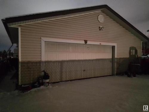 7116 187A Street, Edmonton, AB -  Photo Showing Garage