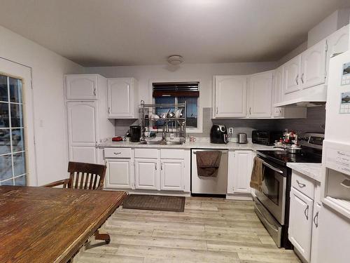 7116 187A Street, Edmonton, AB - Indoor Photo Showing Kitchen With Double Sink