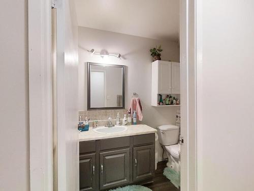 7116 187A Street, Edmonton, AB - Indoor Photo Showing Bathroom