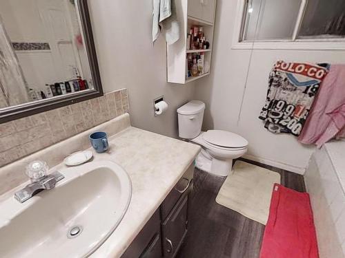 7116 187A Street, Edmonton, AB - Indoor Photo Showing Bathroom