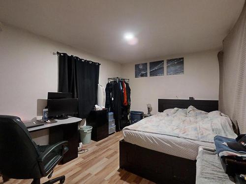 7116 187A Street, Edmonton, AB - Indoor Photo Showing Bedroom