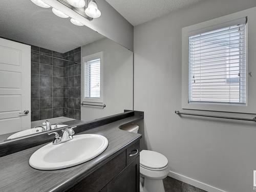 5442 Crabapple Loop, Edmonton, AB - Indoor Photo Showing Bathroom