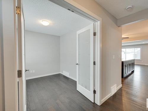 5442 Crabapple Loop, Edmonton, AB - Indoor Photo Showing Other Room