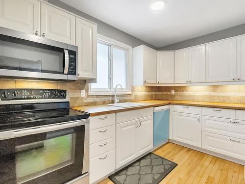 8429 Mill Woods Road, Edmonton, AB - Indoor Photo Showing Kitchen