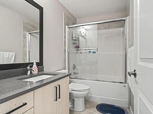 36 2803 14 Avenue, Edmonton, AB - Indoor Photo Showing Bathroom