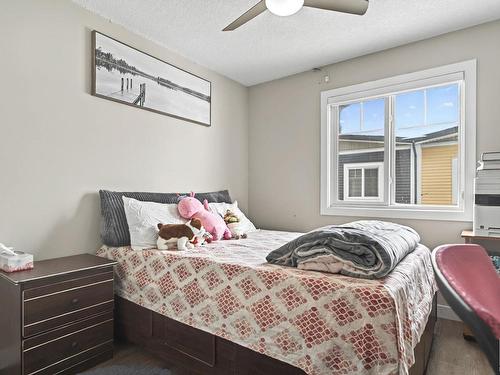 36 2803 14 Avenue, Edmonton, AB - Indoor Photo Showing Bedroom