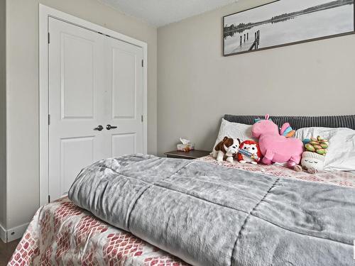 36 2803 14 Avenue, Edmonton, AB - Indoor Photo Showing Bedroom