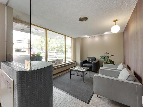 603 12207 Jasper Avenue, Edmonton, AB - Indoor