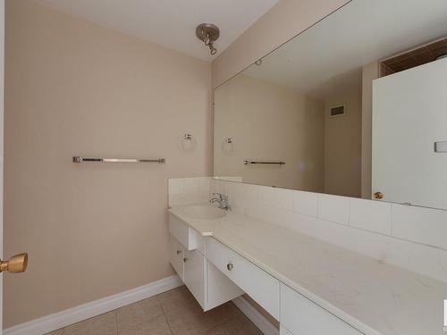 603 12207 Jasper Avenue, Edmonton, AB - Indoor Photo Showing Bathroom