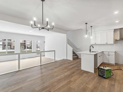 21315 36 Avenue, Edmonton, AB - Indoor Photo Showing Kitchen With Upgraded Kitchen