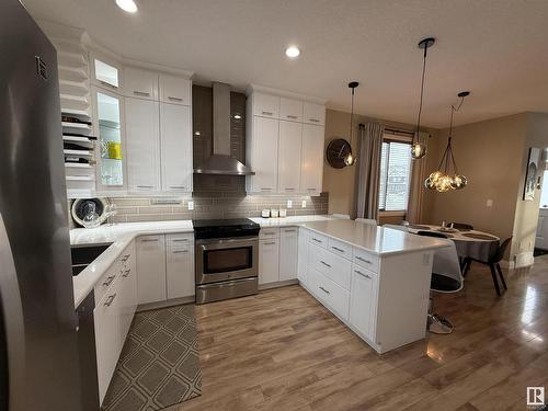 118 Gilmore Way, Spruce Grove, AB - Indoor Photo Showing Kitchen With Upgraded Kitchen