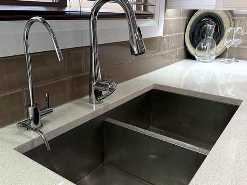 118 Gilmore Way, Spruce Grove, AB - Indoor Photo Showing Kitchen