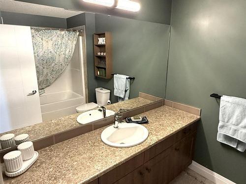 118 Gilmore Way, Spruce Grove, AB - Indoor Photo Showing Bathroom