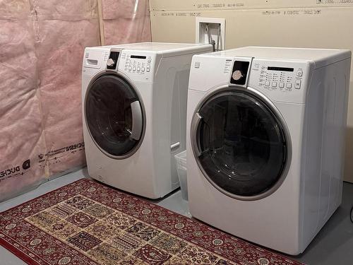 118 Gilmore Way, Spruce Grove, AB - Indoor Photo Showing Laundry Room