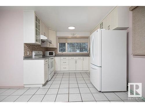 9107 74 Street, Edmonton, AB - Indoor Photo Showing Kitchen