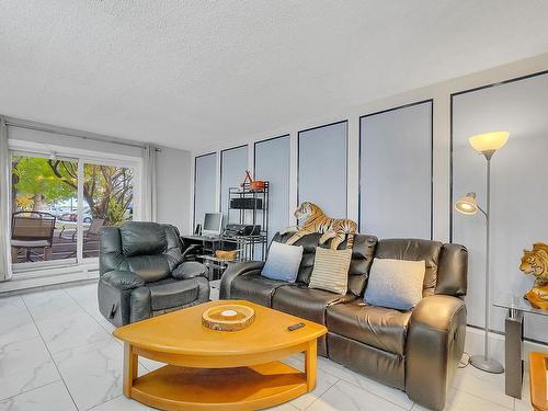 4 13452 Fort Road, Edmonton, AB - Indoor Photo Showing Living Room