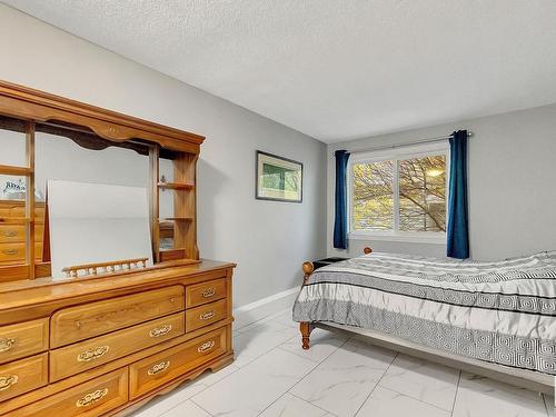 4 13452 Fort Road, Edmonton, AB - Indoor Photo Showing Bedroom