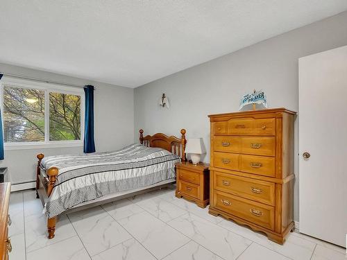 4 13452 Fort Road, Edmonton, AB - Indoor Photo Showing Bedroom