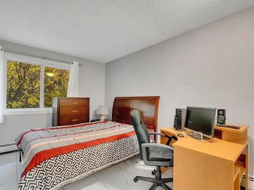 4 13452 Fort Road, Edmonton, AB - Indoor Photo Showing Bedroom