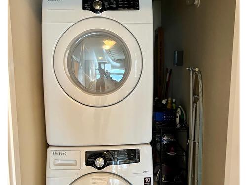 400 9940 Sherridon Drive, Fort Saskatchewan, AB - Indoor Photo Showing Laundry Room