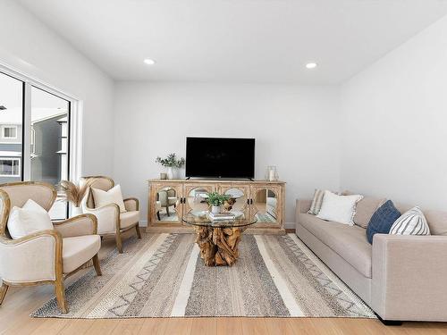 3910 Chrustawka Place, Edmonton, AB - Indoor Photo Showing Living Room