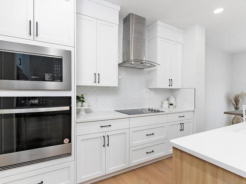 3910 Chrustawka Place, Edmonton, AB - Indoor Photo Showing Kitchen