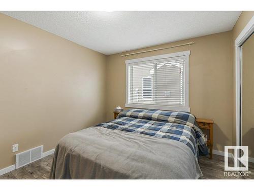 5 Nevis Close, St. Albert, AB - Indoor Photo Showing Bedroom