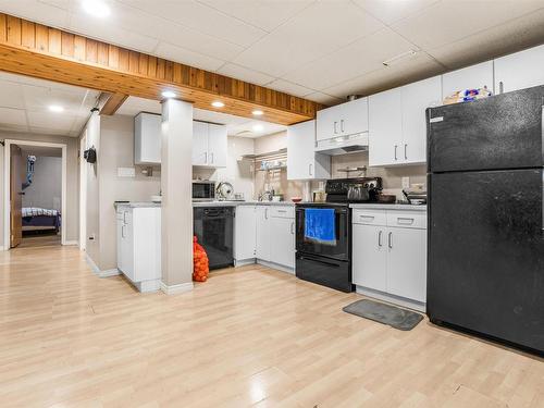 6327 12 Avenue, Edmonton, AB - Indoor Photo Showing Kitchen