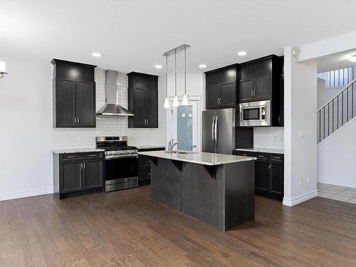 2805 16A Avenue, Edmonton, AB - Indoor Photo Showing Kitchen With Upgraded Kitchen