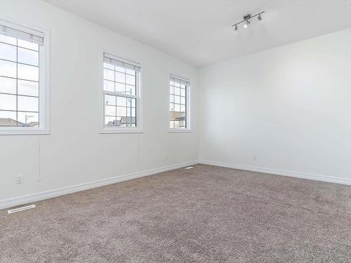 2805 16A Avenue, Edmonton, AB - Indoor Photo Showing Other Room