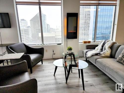 1609 10024 Jasper Avenue, Edmonton, AB - Indoor Photo Showing Living Room