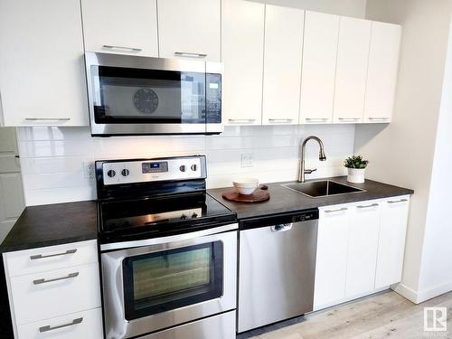 1609 10024 Jasper Avenue, Edmonton, AB - Indoor Photo Showing Kitchen With Upgraded Kitchen