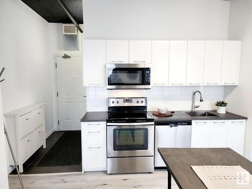 1609 10024 Jasper Avenue, Edmonton, AB - Indoor Photo Showing Kitchen