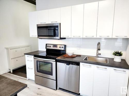 1609 10024 Jasper Avenue, Edmonton, AB - Indoor Photo Showing Kitchen With Upgraded Kitchen