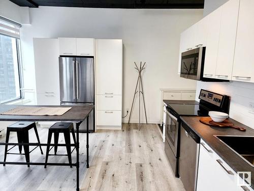 1609 10024 Jasper Avenue, Edmonton, AB - Indoor Photo Showing Kitchen