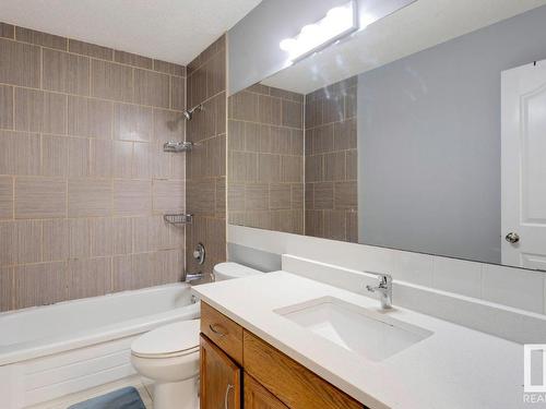 1510 Wellwood Way, Edmonton, AB - Indoor Photo Showing Bathroom