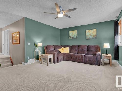 9 Huntington Drive, Spruce Grove, AB - Indoor Photo Showing Living Room