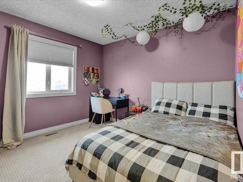 9 Huntington Drive, Spruce Grove, AB - Indoor Photo Showing Bedroom