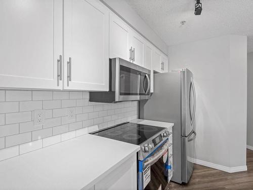 106 636 Mcallister Loop, Edmonton, AB - Indoor Photo Showing Kitchen