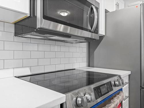 106 636 Mcallister Loop, Edmonton, AB - Indoor Photo Showing Kitchen